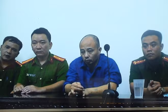Đường “Nhuệ” tham dự phiên toà phúc thẩm.