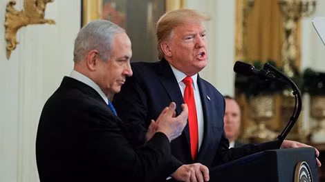 Tổng thống Mỹ Donald Trump đưa ra sáng kiến Hòa bình Trung Đông cùng Thủ tướng Israel Benjamin Netanyahu tại Washington, ngày 28-1.
