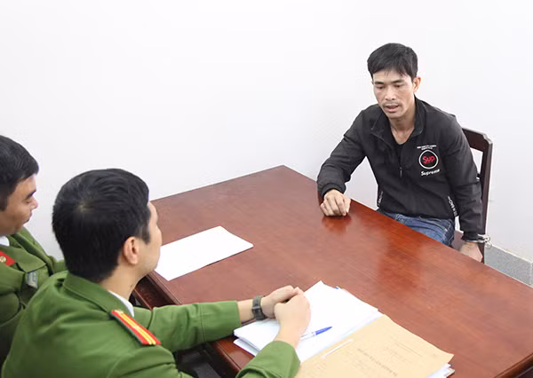 Cơ quan Công an ghi lời khai La Đình Hợi.