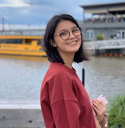 Nguyễn Thị Ngọc Hà, học sinh lớp 12 Chuyên Anh Trường trung học phổ thông Chuyên Đại học Sư phạm Hà Nội.