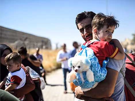 Gần 10 năm nội chiến đã khiến hơn 5 triệu người Syria phải tị nạn xa xứ và hơn 6 triệu người mất nhà cửa.