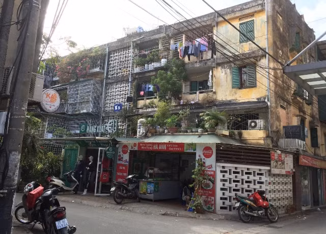 Việc cải tạo chung cư cũ trên địa bàn Thủ đô vẫn còn nhiều vướng mắc.
