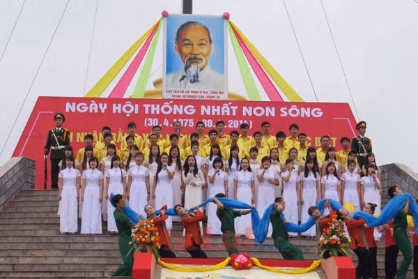 Ngày hội thống nhất non sông, Nam Bắc một nhà.