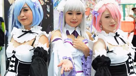 Các cosplayer ở Los Angeles tại sự kiện Anime Expo 2018. Các công ty tài trợ cho VTuber hy vọng mong muốn cosplay tạo ra một hình đại diện ảo của chính mình.