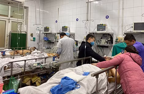 Khoa Cấp cứu Bệnh viện Việt Đức sáng mùng 5 tết có 11 bệnh nhân đang chờ mổ.
