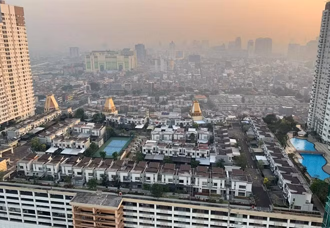 Cosmo Park nằm trên nóc của trung tâm thương mại cao 10 tầng Thamrin City.