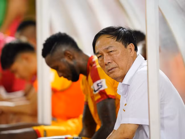 Bầu Đệ làm đơn xin VPF, VFF cho CLB Thanh Hóa bỏ giải V.League 2020.