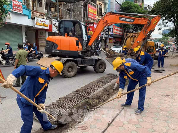 Bục bệ xây dựng trái phép bị phá bỏ. Ảnh: Mạnh Khánh.