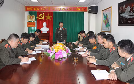 Cán bộ Phòng An ninh điều tra Công an tỉnh Hòa Bình triển khai kế hoạch đảm bảo an ninh, trật tự.