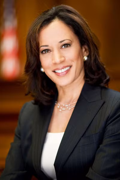 Bà Karmala Harris.