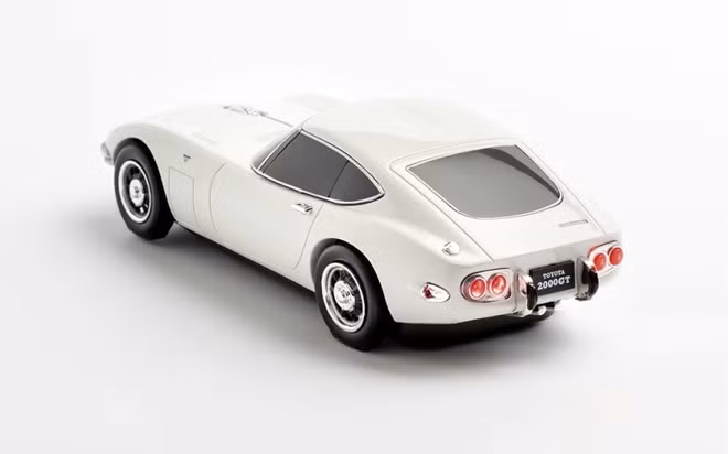 Mô hình Toyota 2000GT.