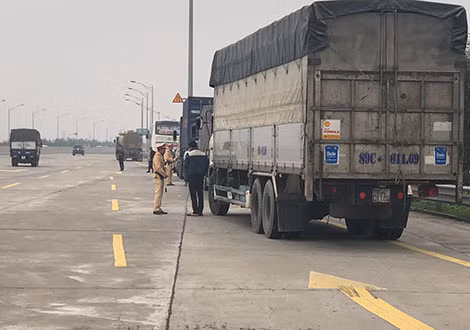 Người dân có quyền được giám sát CSGT làm nhiệm vụ theo quy định.