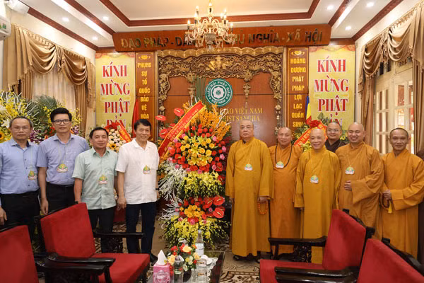 Thứ trưởng Lương Tam Quang gửi lời chúc mừng tốt đẹp nhất tới chư tôn đức, tăng ni, phật tử một mùa Phật đản mạnh khỏe, an lạc.