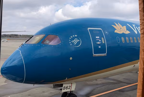 Tàu bay Boeing 787 thực hiện chuyến bay chở hàng hóa và công dân Việt Nam cần hỗ trợ khẩn cấp về nước.