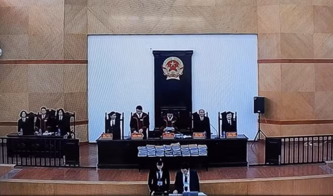 Hội đồng xét xử.