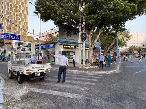 Kiên quyết xử lý vi phạm về trật tự lòng đường, vỉa hè