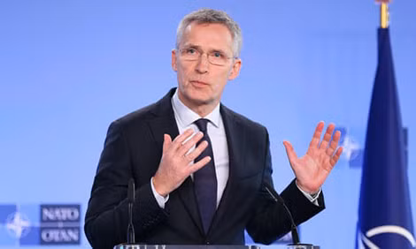 Tổng Thư ký NATO Jens Stoltenberg phát biểu với báo chí sau cuộc họp khẩn ở Brussels. Tổng Thư ký NATO Jens Stoltenberg phát biểu với báo chí sau cuộc họp khẩn ở Brussels.
