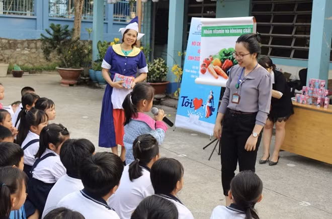 Tập đoàn FrieslandCampina luôn nỗ lực nâng cao chất lượng cuộc sống của người dân không chỉ bằng những sản phẩm dinh dưỡng mà còn đóng góp tích cực vào các hoạt động cộng đồng, đặc biệt là hoạt động dành cho phụ nữ và trẻ em.