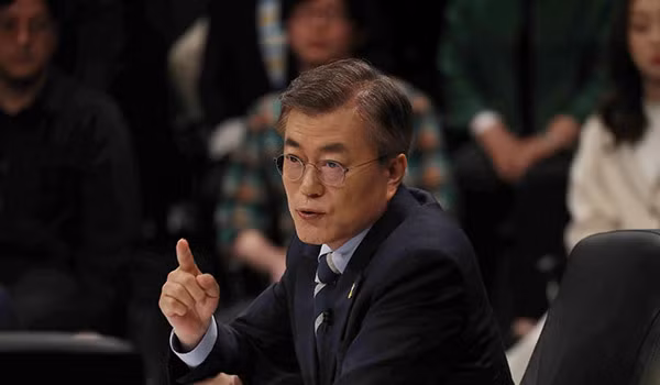 Tổng thống Moon Jae-in hi vọng vụ việc thương tâm này sẽ biến thành cơ hội để hai miền Triều Tiên nối lại đối thoại và hợp tác.