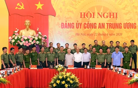 Điều cốt yếu là giữ vững thế trận lòng dân