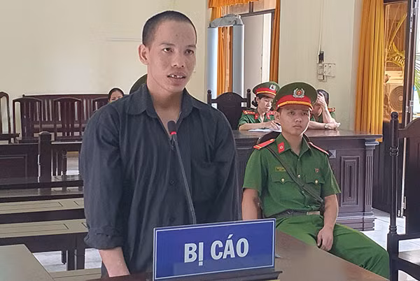 Bị cáo Lê Trung Léo. Bị cáo Lê Trung Léo.