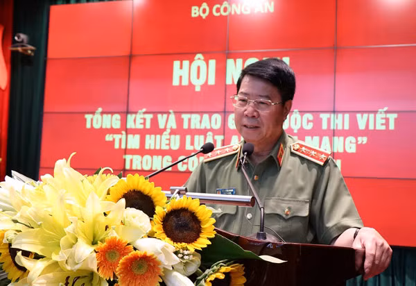Thứ trưởng Bùi Văn Nam phát biểu tại Hội nghị.
