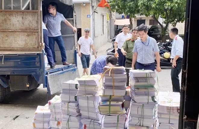 Số sách lậu bị phát hiện, thu giữ.