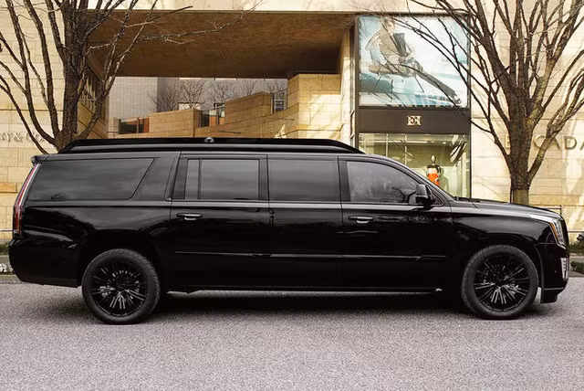 Concept One có bản kéo dài khung gầm Escalade lên thêm 760 mm.