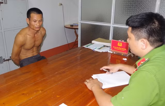 Cơ quan Cảnh sát điều tra hỏi cung đối tượng Ân Văn Hiền.