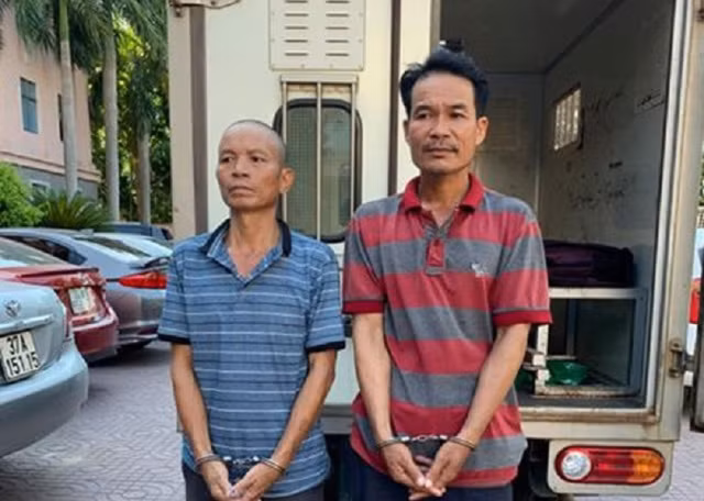 Hai đối tượng tại cơ quan Công an.
