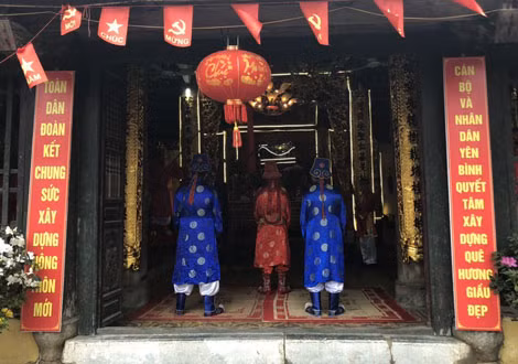 Ngày chính lễ tại thôn Yên Bình, Gia Lâm vắng vẻ.