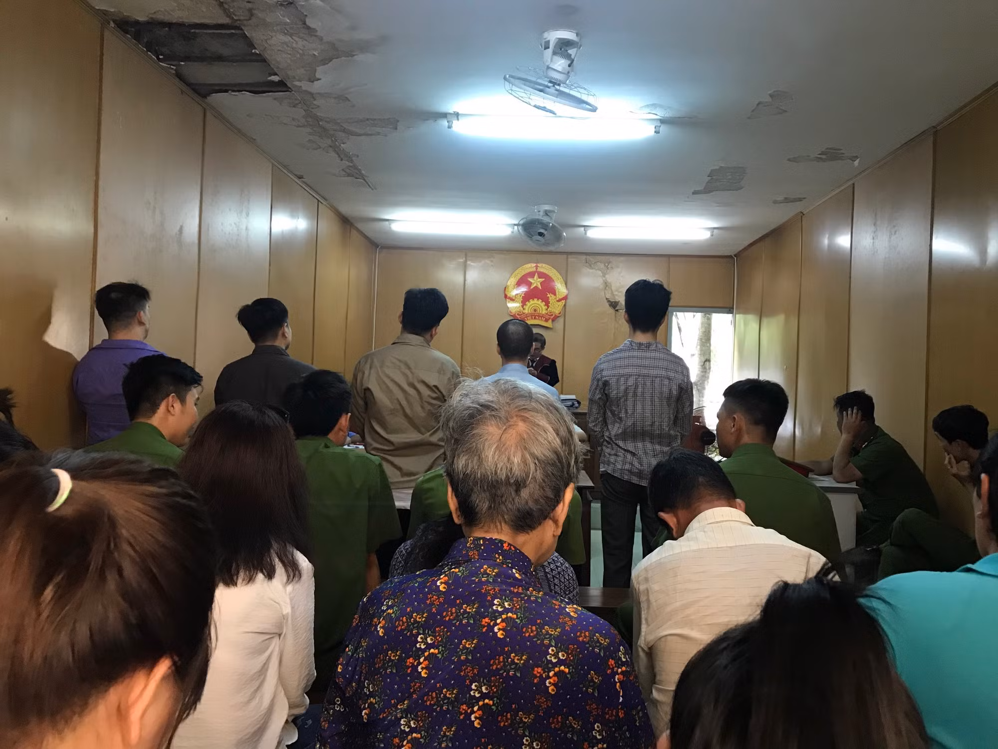 Kết bạn qua “Hội những người vỡ nợ thích làm liều” để rủ nhau đi cướp giật ảnh 2