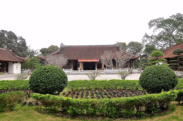 Khu tưởng niệm Bác Hồ.