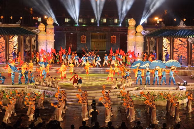Festival Huế 2016 quy tụ 36 đơn vị nghệ thuật, trong đó có 23 đoàn nghệ thuật quốc tế đến từ 17 quốc gia.