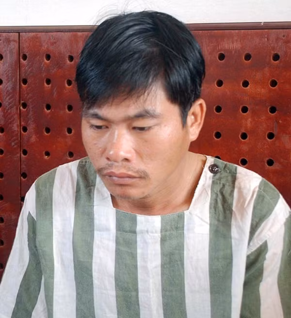 Tên Thiện sau khi tỉnh rượu.