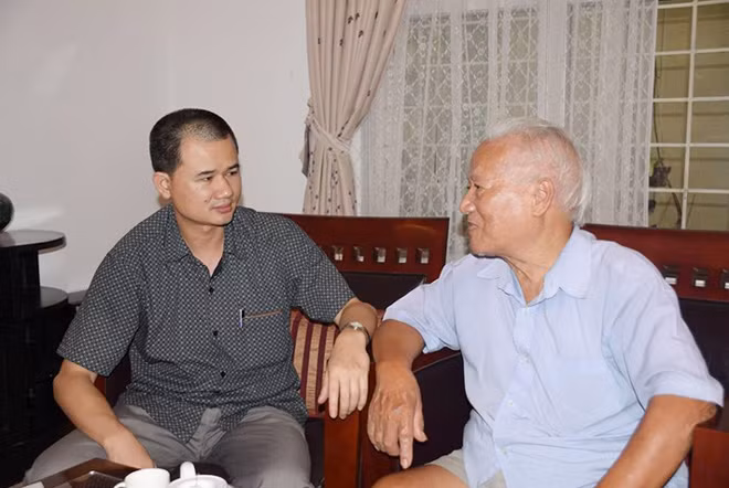 Tác giả và ông Đỗ Mộng Châu.