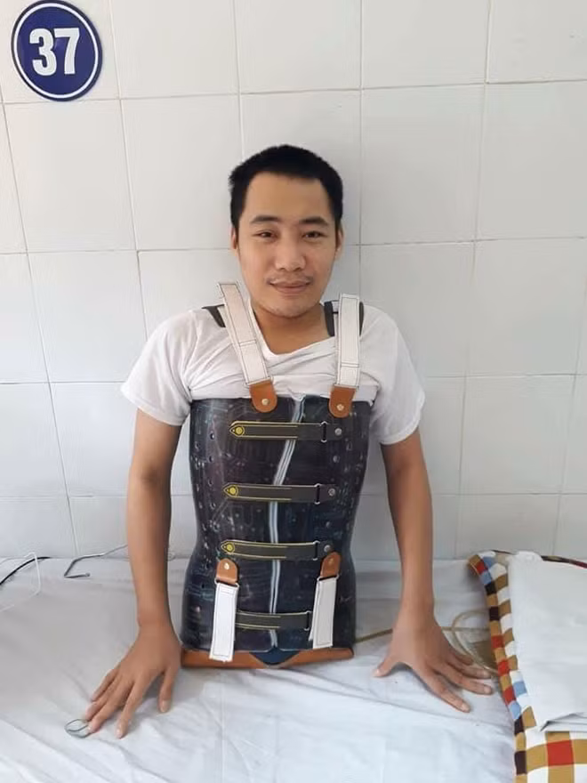 Chàng trai có nghị lực phi thường
