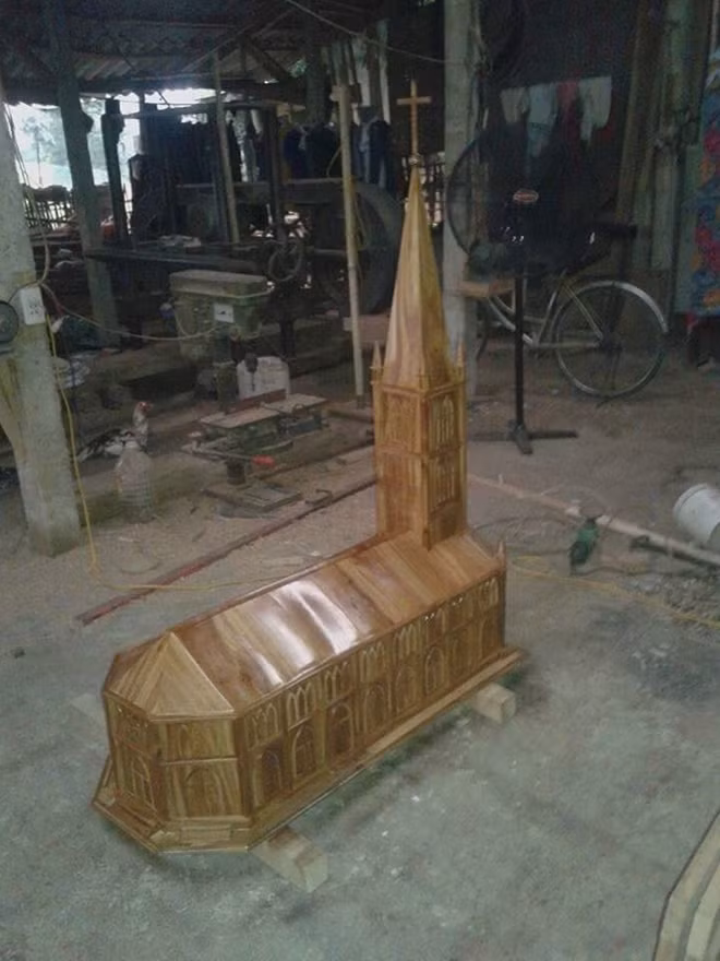 Mô hình nhà thờ do Hảo làm