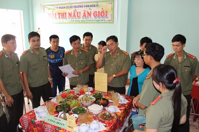 “Tranh tài”, Tác giả: Ngọc Phượng, Công đoàn Trường Văn hóa II