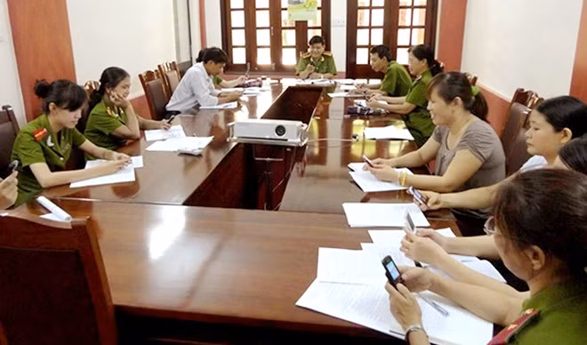 Vì Hoàng Sa, Trường Sa thân yêu”. Tác giả: Vũ Thị Phương Thảo, Công đoàn Đại học CSND