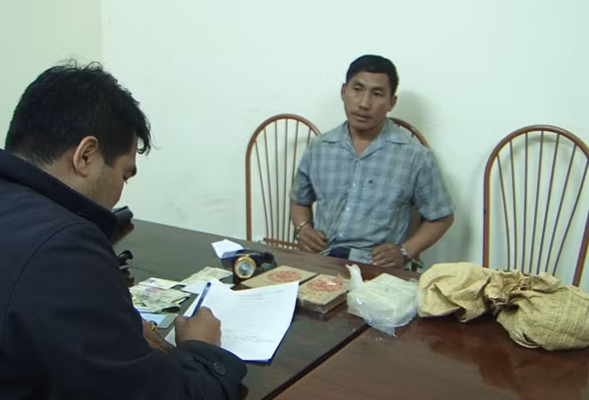 Vàng Ghia Nếnh và tang vật bị thu giữ