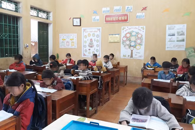 Học sinh điểm trường Tiểu học Nà Bản