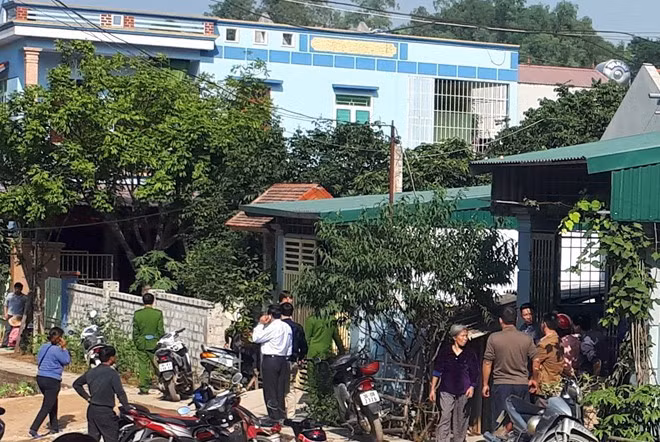 Cảnh sát đang khám nghiệm hiện trường