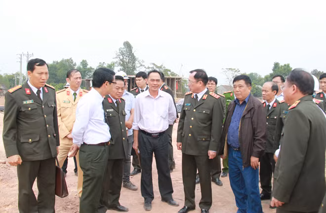 Thứ trưởng Nguyễn Văn Thành kiểm tra tiến độ công trình