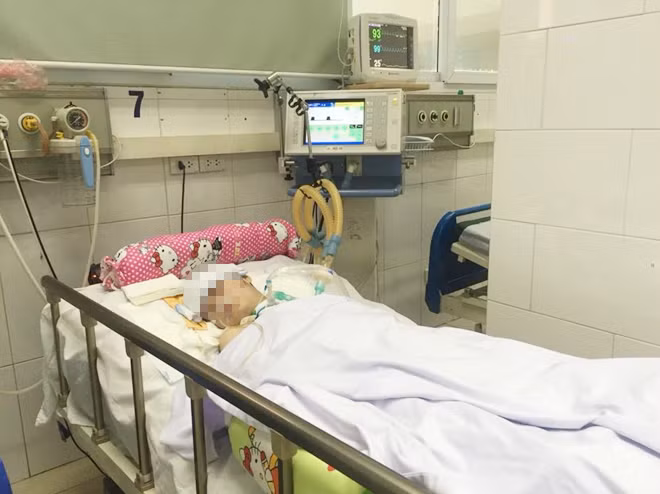 Nữ bệnh nhân khi đang điều trị Nữ bệnh nhân khi đang điều trị