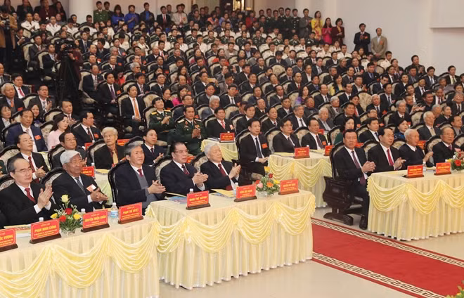 Các đại biểu dự buổi Lễ.