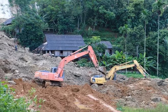 Công tác cứu hộ vẫn đang được tiến hành khẩn trương
