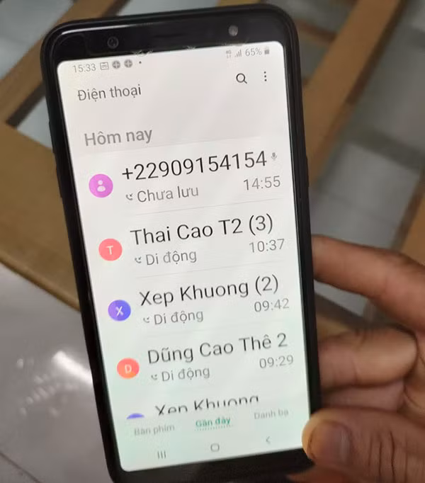 Số điện thoại lạ gọi cho anh Lĩnh.