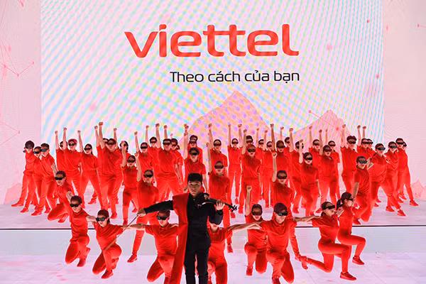 Đây là lần thứ 2 Viettel tái định vị lại thương hiệu. Đây là lần thứ 2 Viettel tái định vị lại thương hiệu.