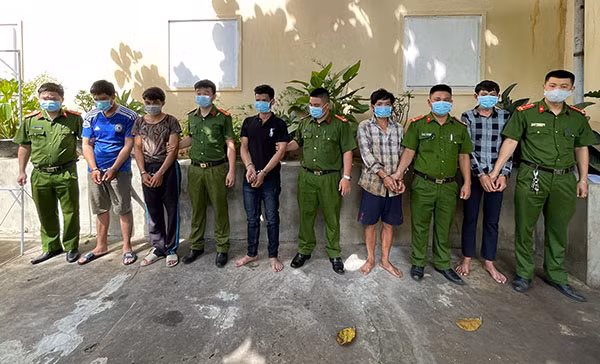 Các đối tượng trong 4 vụ án liên quan đến ma túy bị lực lượng Công an Mường La bắt giữ trong ngày 21/6.